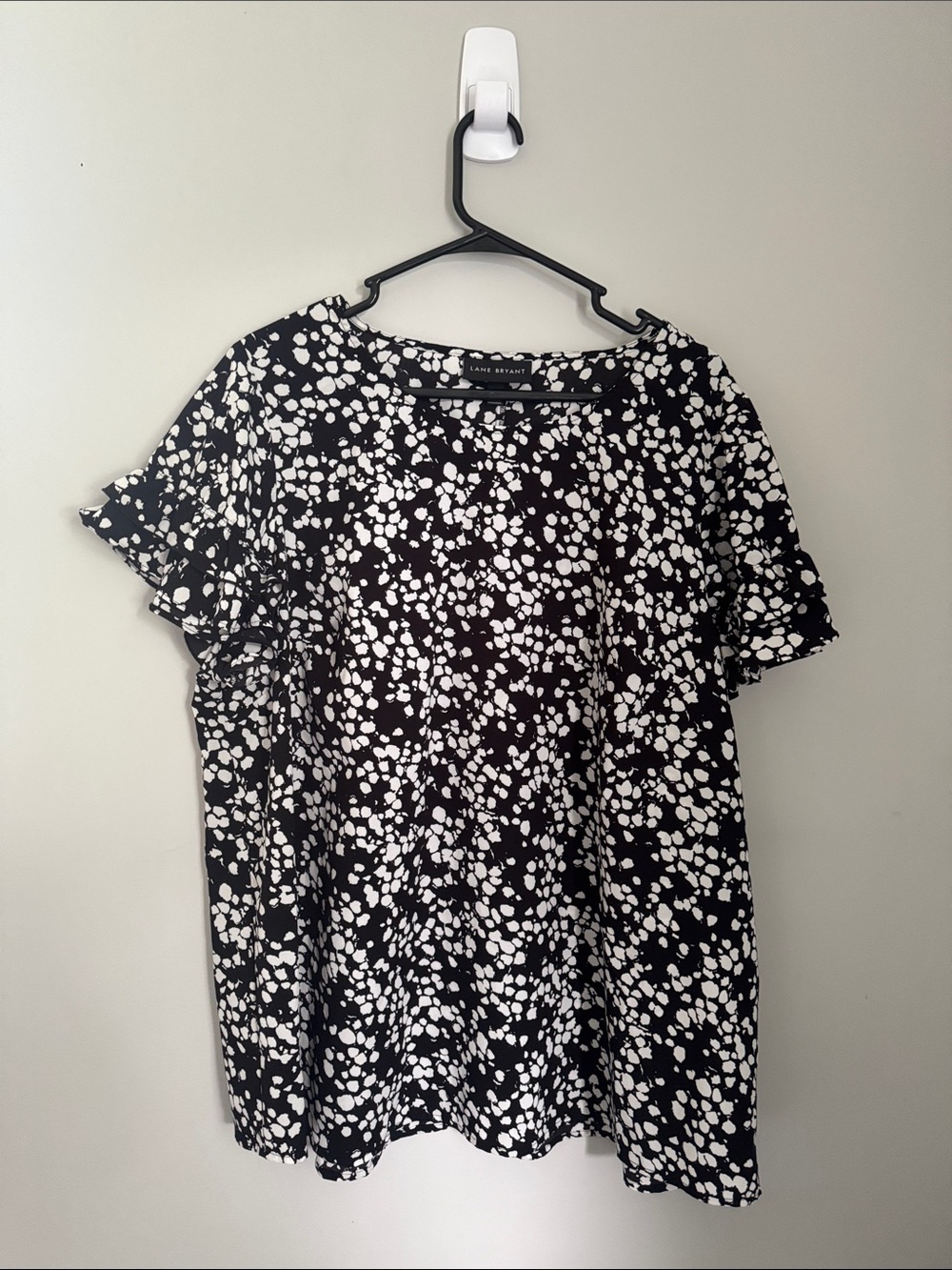 Lane Bryant Black and White Printed Short Sleeve Top